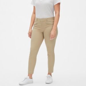 Gap Signature Skinny Ankle Pants in Golden Khaki